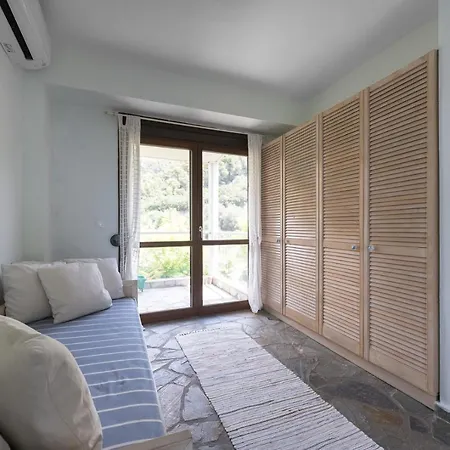 Aza Beachfront By Luxlikehome *