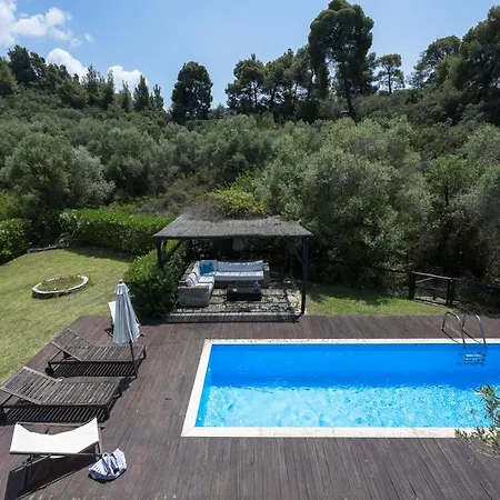 Aza Beachfront By Luxlikehome Ladhokopana