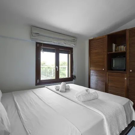 Aza Beachfront By Luxlikehome Ladhokopana
