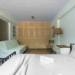 Villa Aza Beachfront By Luxlikehome *