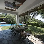 Aza Beachfront By Luxlikehome Villa *