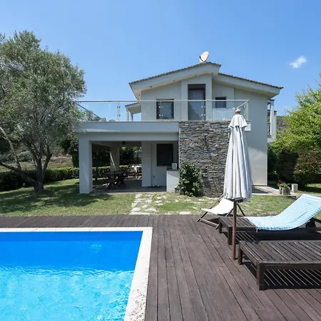 Aza Beachfront By Luxlikehome Ladhokopana